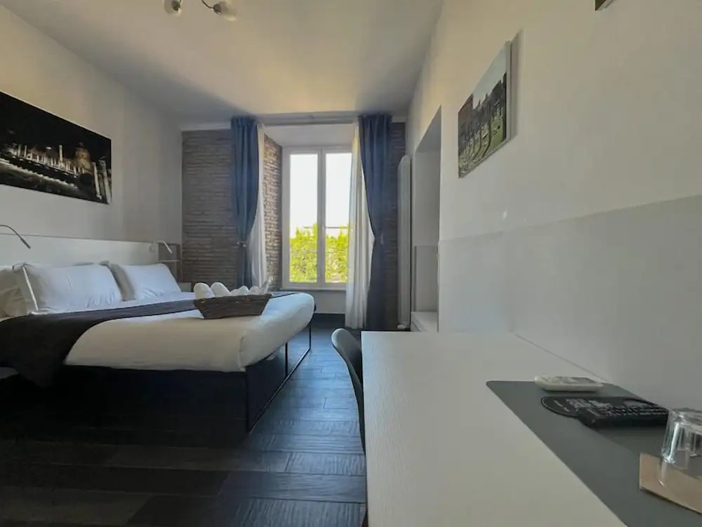 Двухместный номер Deluxe двуспальная кровать в Arch Rome Suites