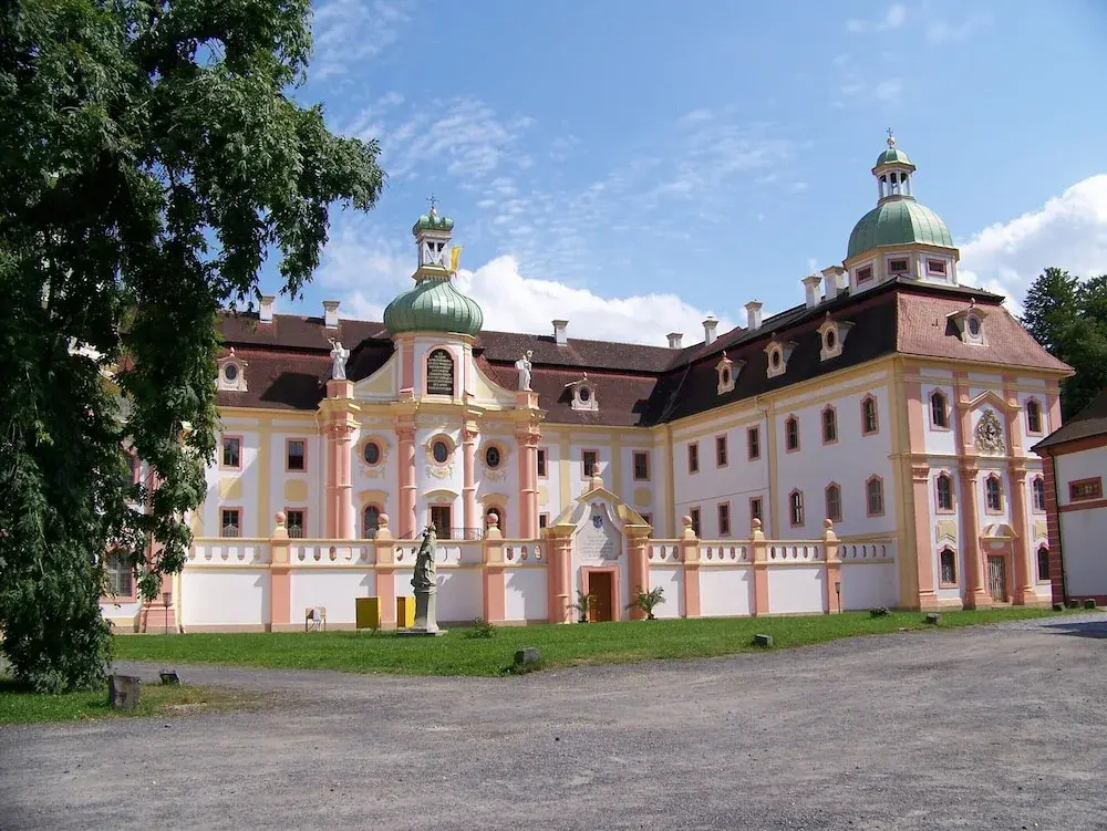Gästehäuser St Marienthal