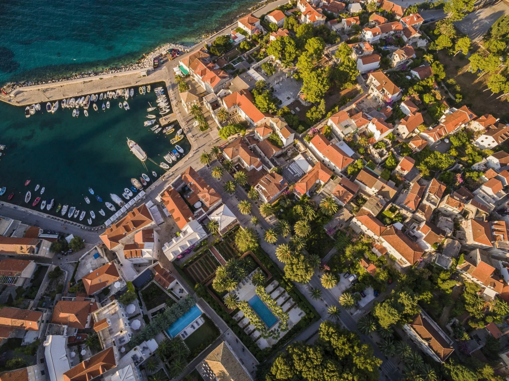 Beach & Waterfront