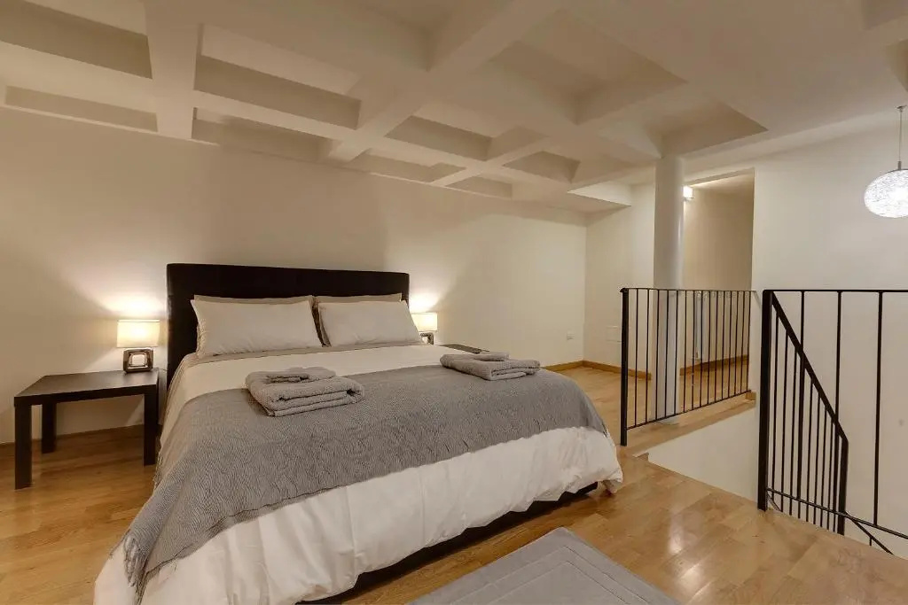 3 Bedrooms Apartment