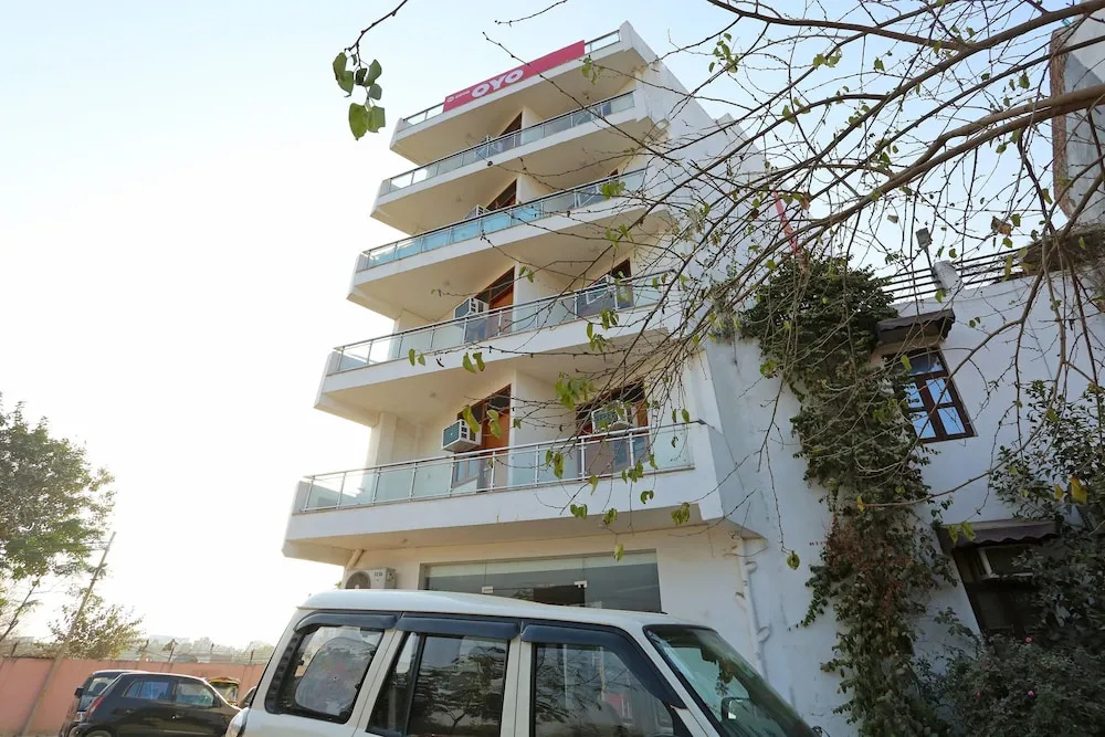 OYO 8968 Hotel Le Comfort