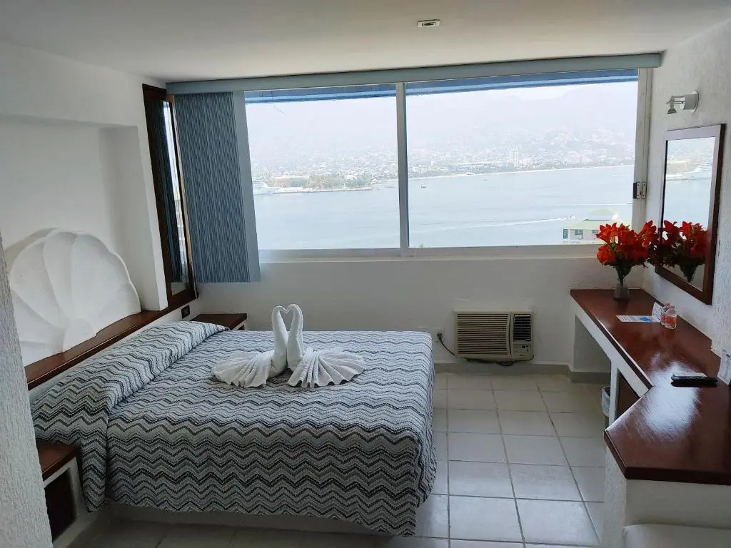 Standard Double room with sea view (full double bed)