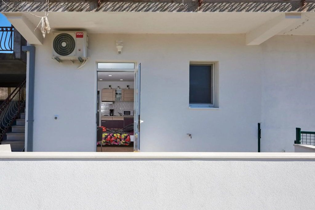Studio apartment Bašćan