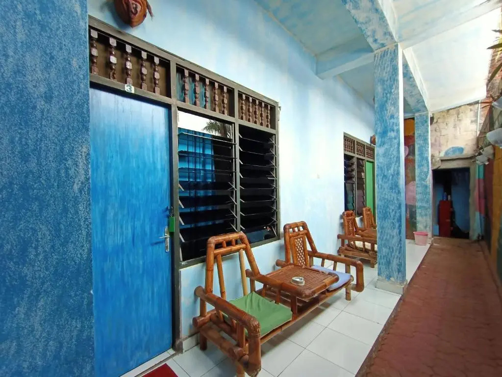 Economy room