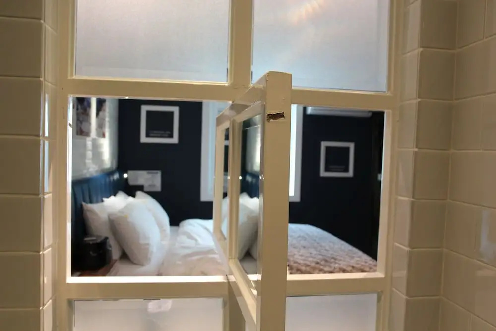Economy room
