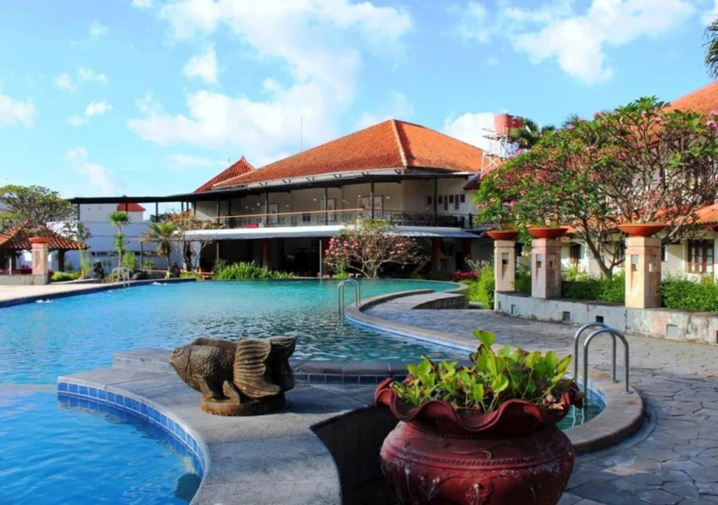 Beach & Waterfront