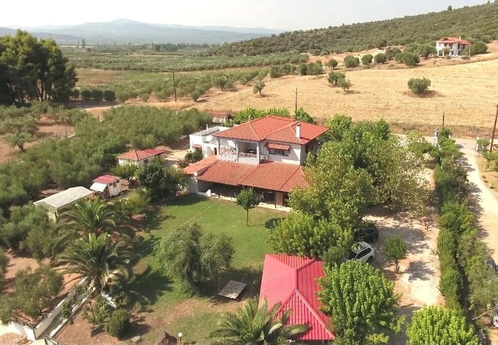 Elizabeth\'s House 3 * Elizabeth\'s House 3 *