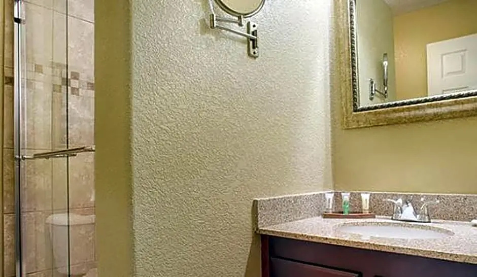 2 Bedrooms Suite