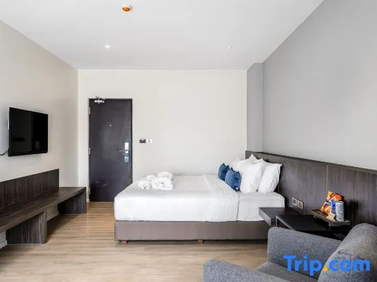Deluxe Double room (full double bed)