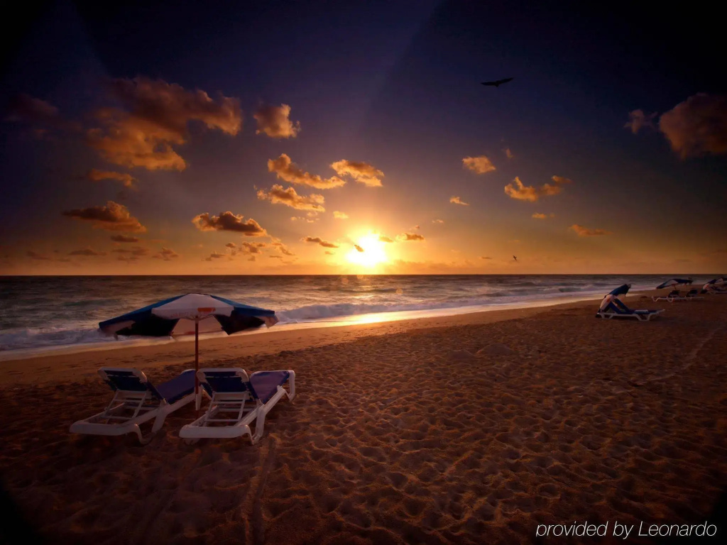 Palm Beach Shores Resort and Vacation Villas - Général