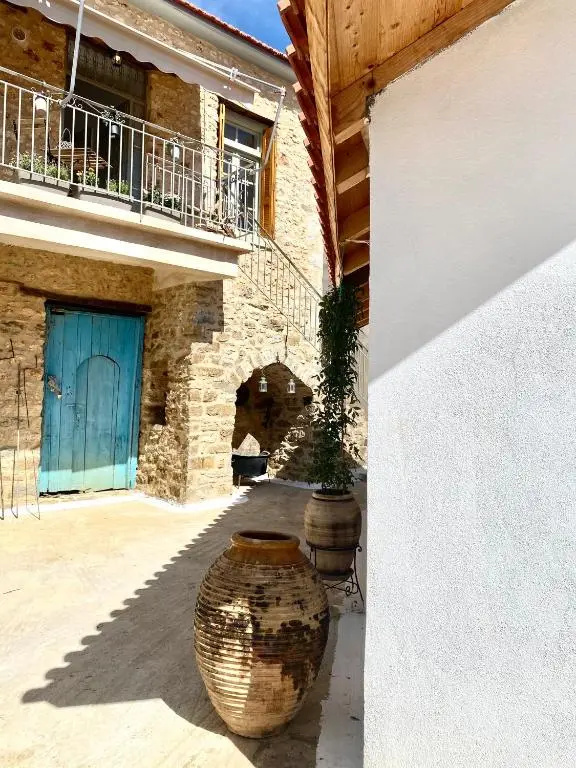 Traditional Stone House in Chandrinos