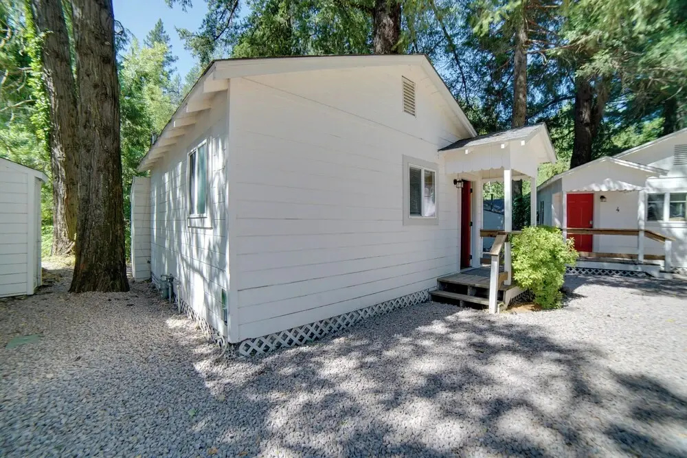 Golf, Hike, Sip Wine: Cobb Mountain Cabin w/ Patio