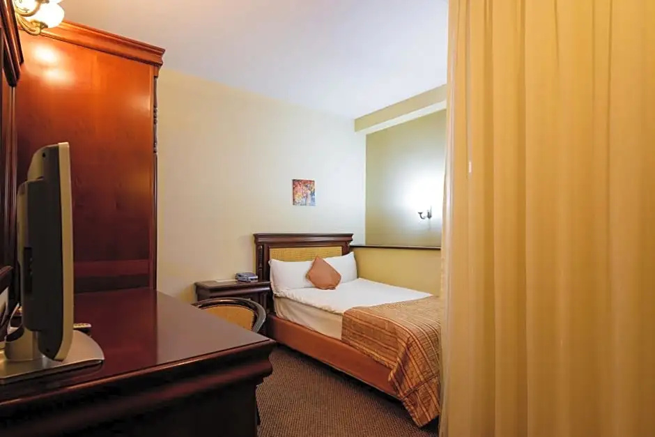 Economy room