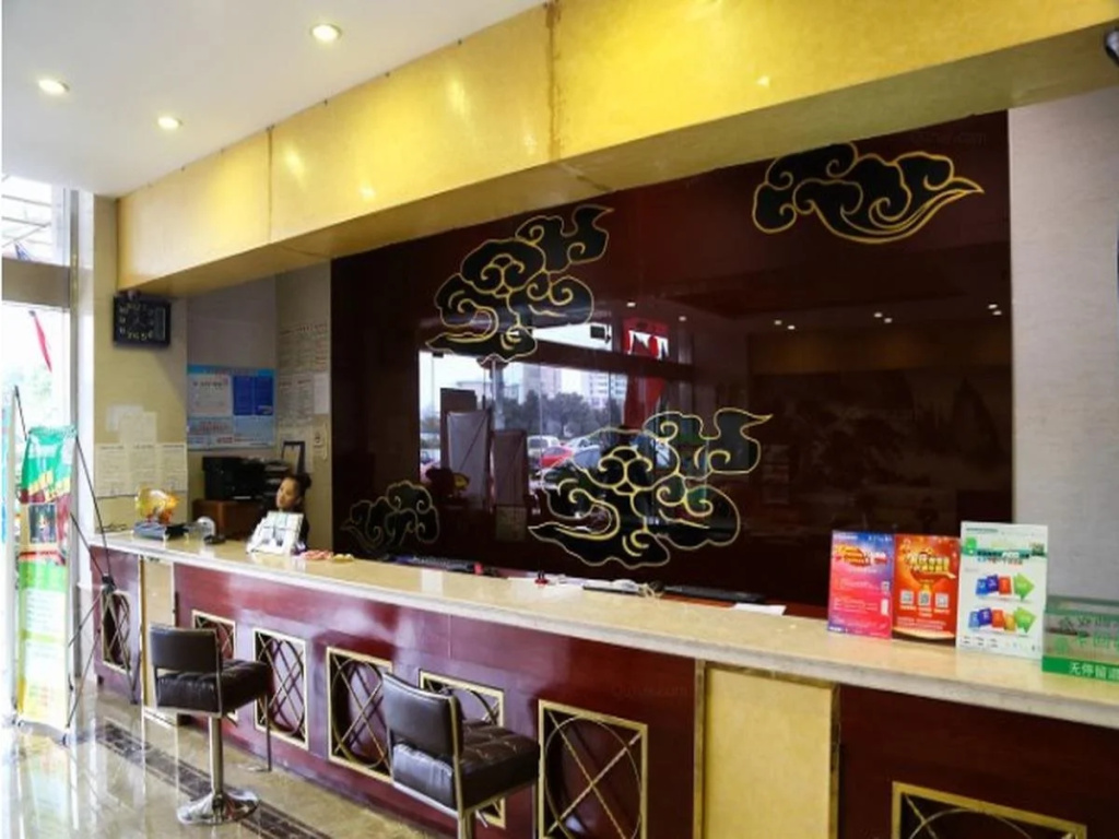Food & Beverage