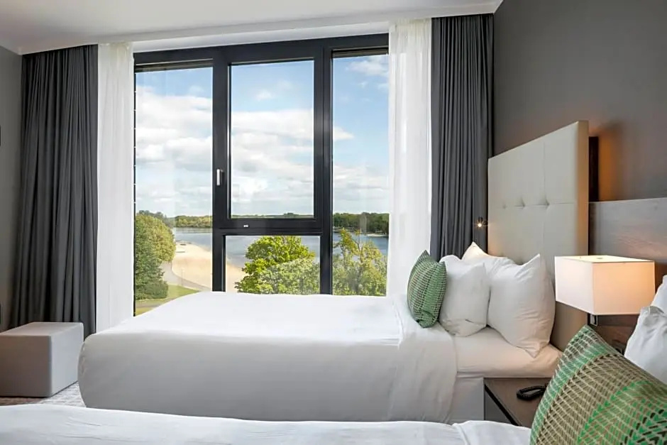 Standard room with lake view
