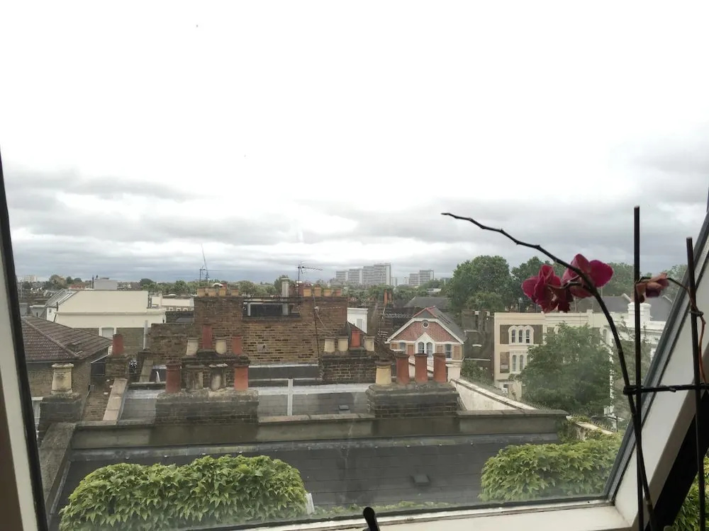 Modern and Stylish 2 Bedroom Flat in Notting Hill