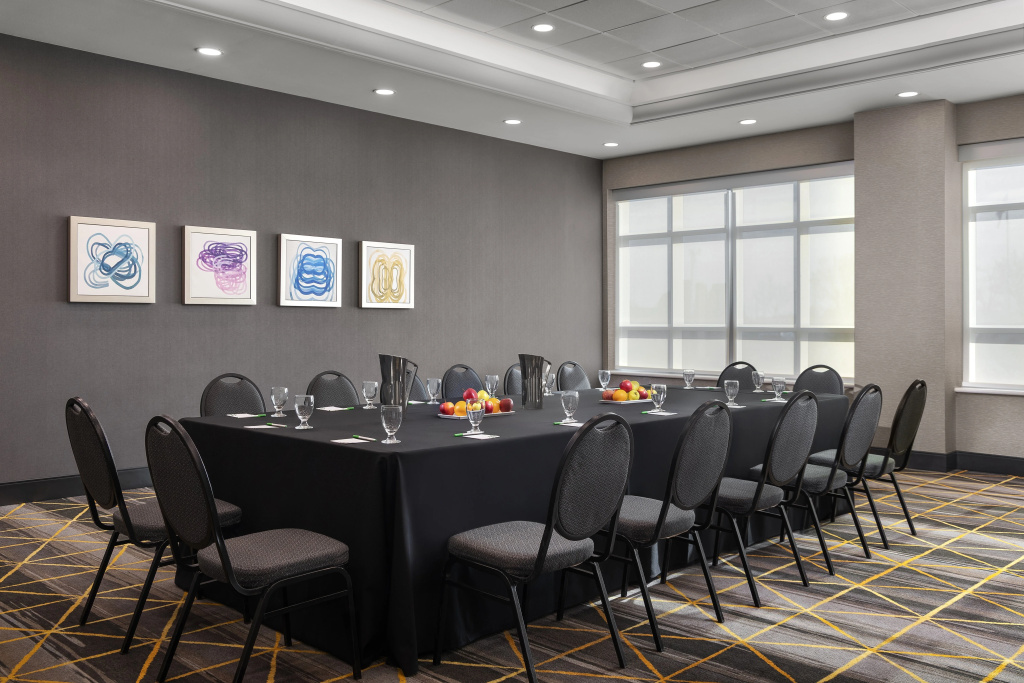 Holiday Inn Hotel & Suites Oakville @ Bronte by IHG - Général