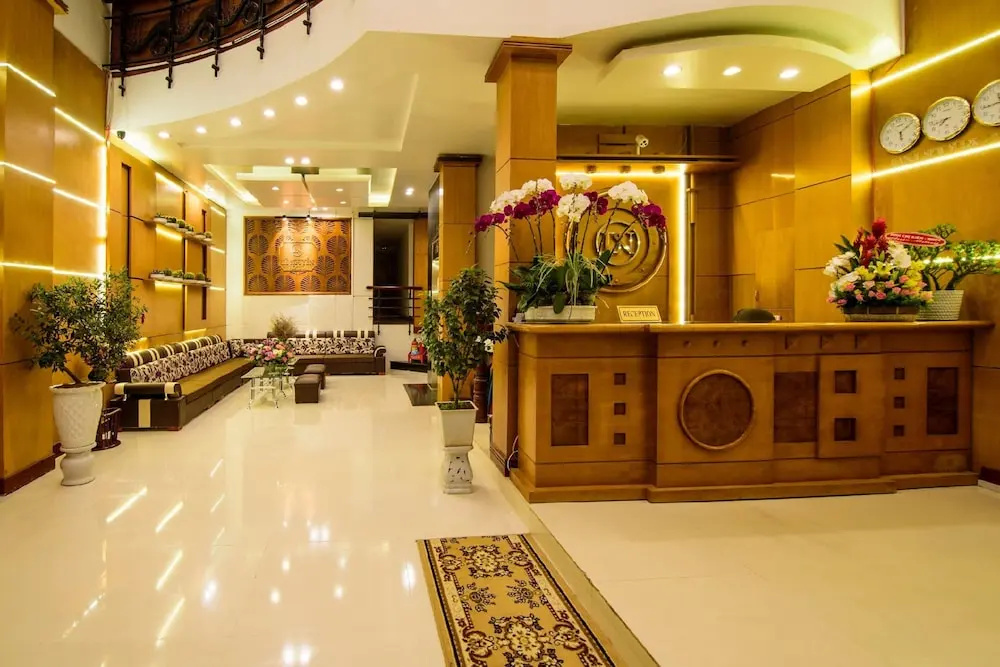 Lobby & Reception