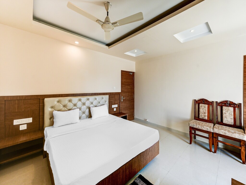 Номер Deluxe в Capital O 86823 Hotel Subhadarsan