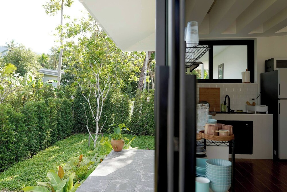 O3 Green 2b Garden Pool Villa and Unique Furniture