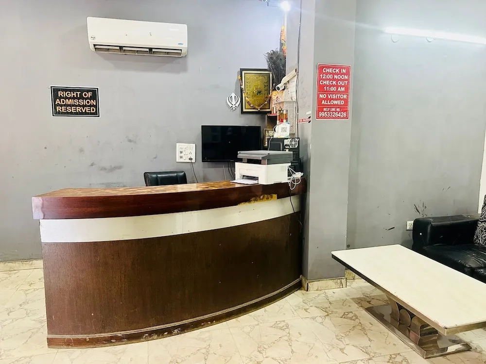 Lobby & Reception
