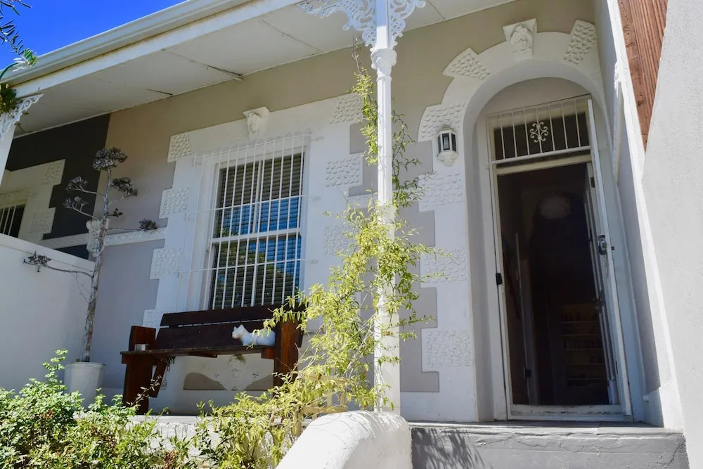2 Bedroom Home With Private Garden