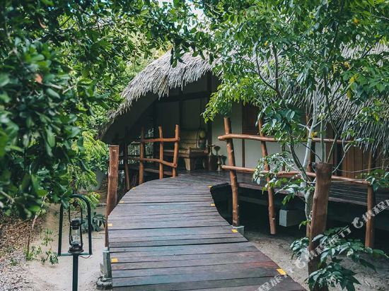 Uga Chena Huts