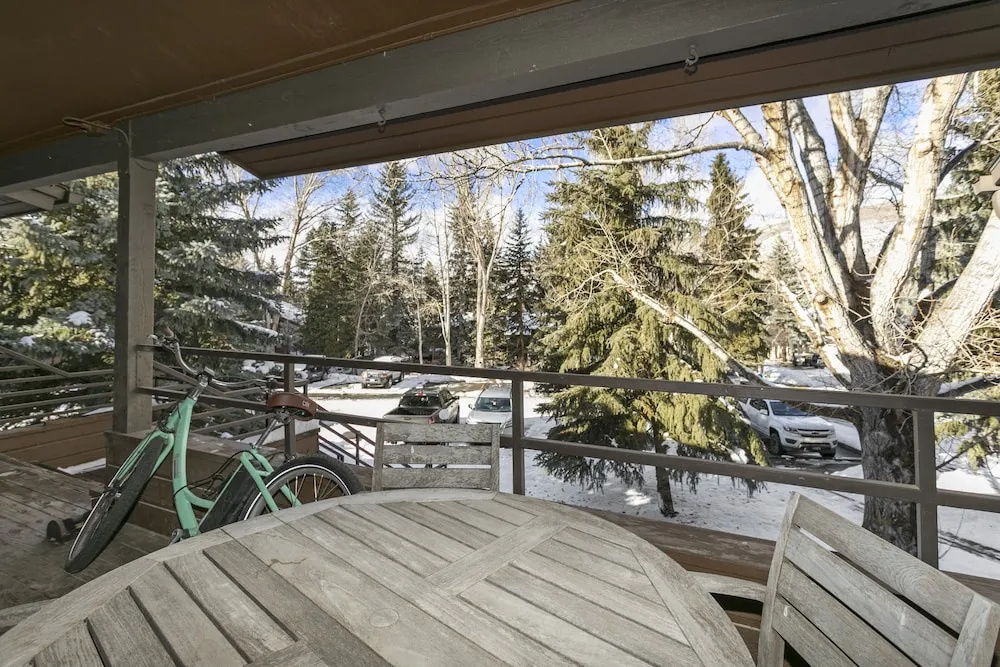 26 Par6 Townhomes 2 Bedroom Townhouse by RedAwning