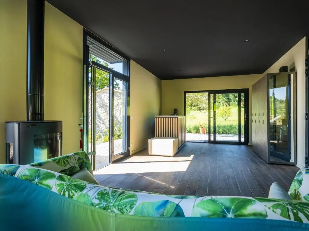 Voir la photo 2 — Studio avec piscine partagee jardin clos et wifi a Forcalquier