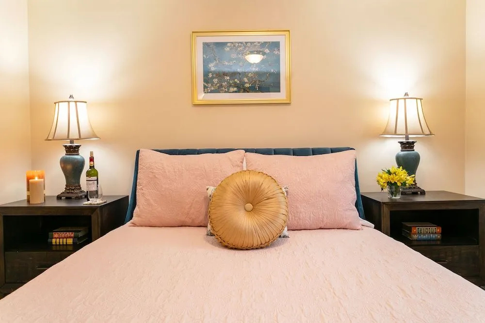 Designer Newly Renovated 1BR in Aspen 2