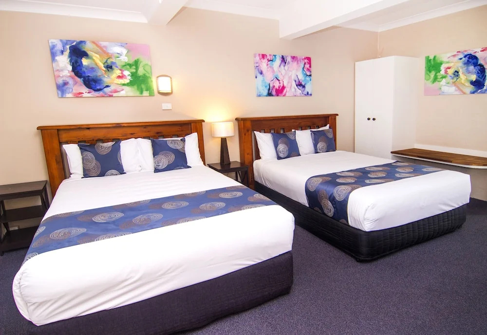 Quadruple Family Suite