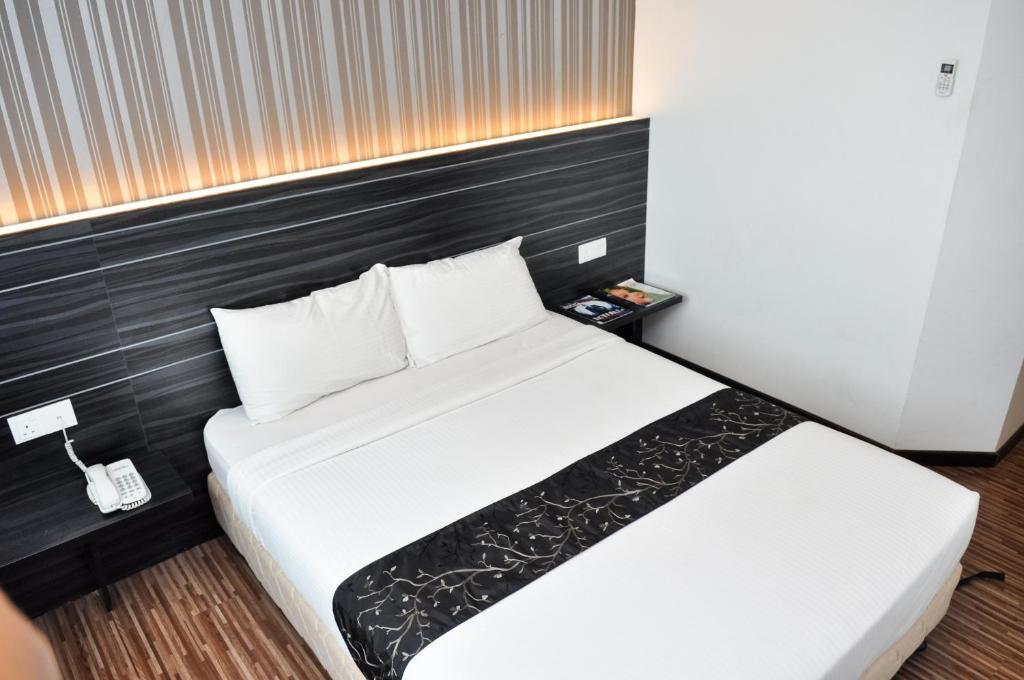 Signature Hotel