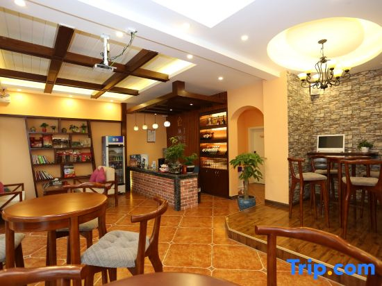 Food & Beverage
