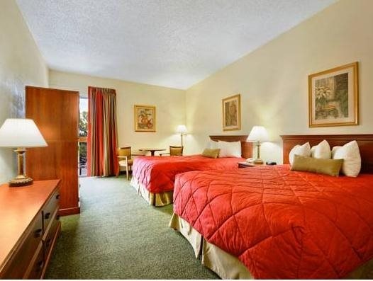 Magnuson Grand Hotel Maingate West — 5