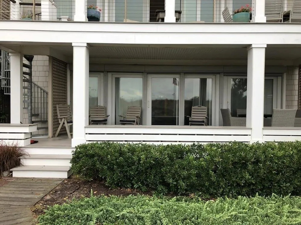 6506 A Oceanfront - 4 Br Cottage