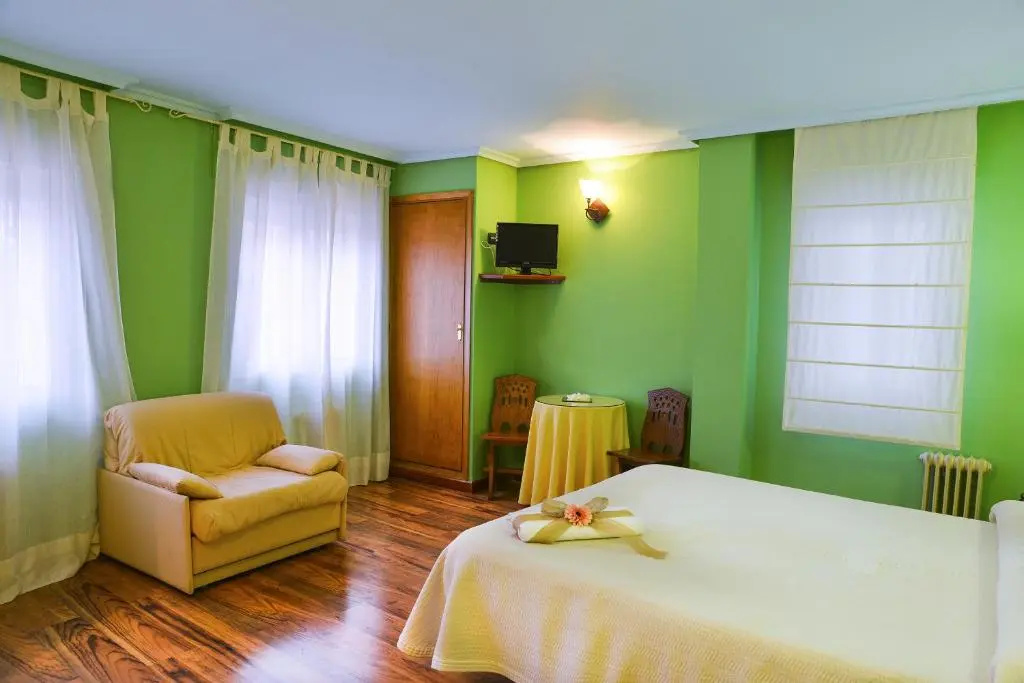 Cafe Bar Hotel Jefi - Chambres