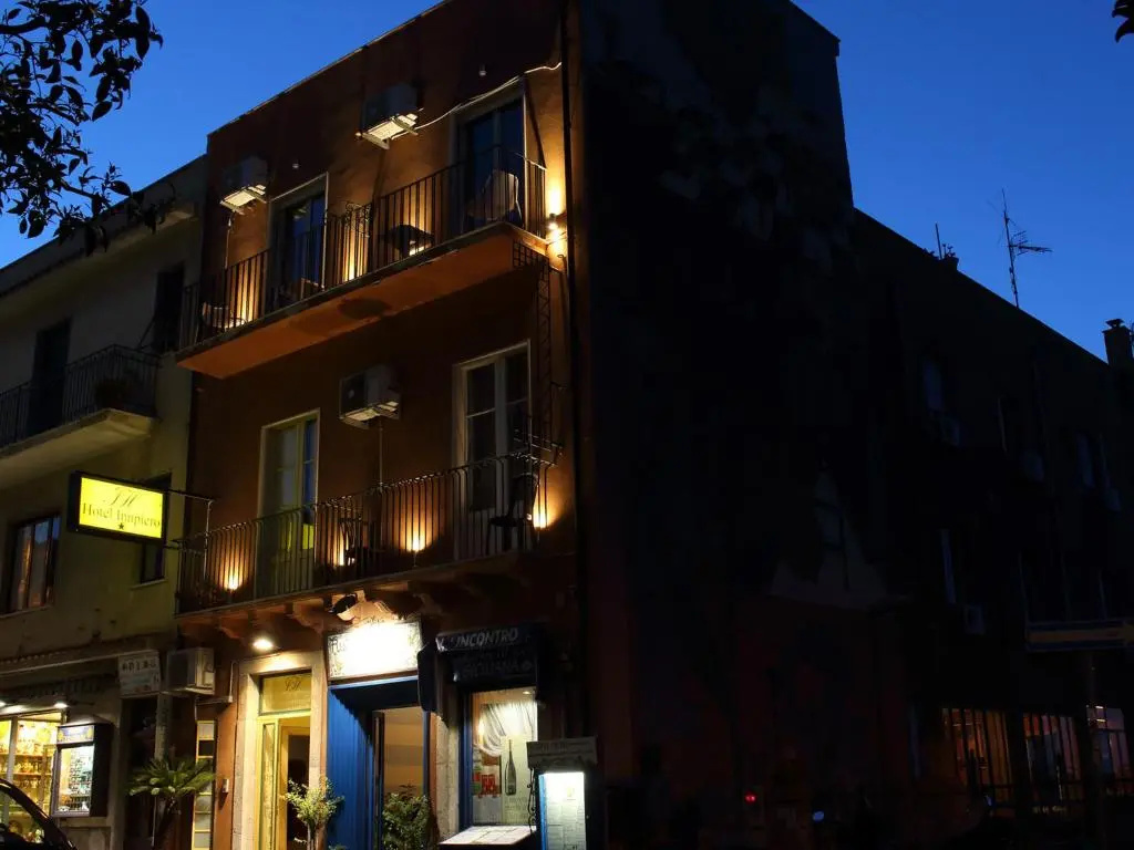 Hotel photo 1