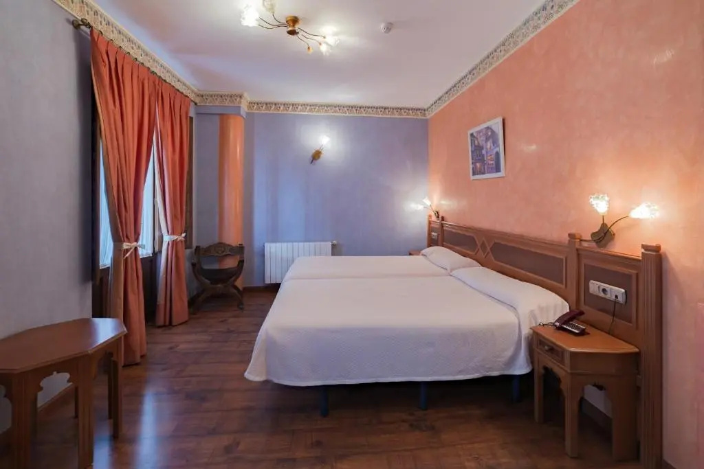 Standard Double room with street view (full double bed)