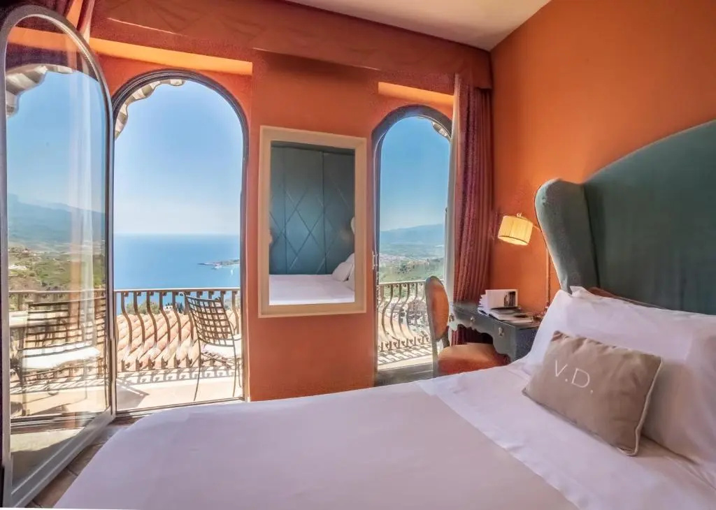 Classic Double room with sea view (full double bed)