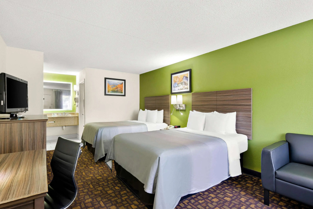 Standard Quadruple room