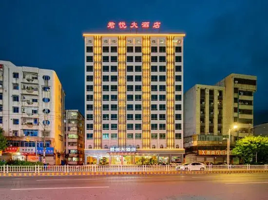 Monarch Hotel