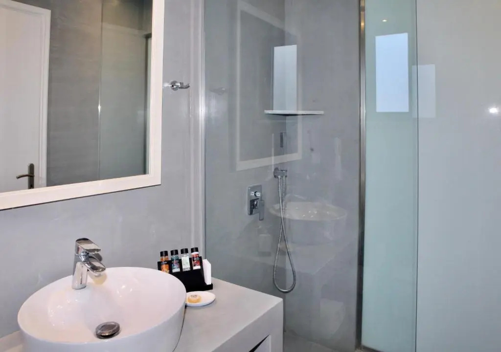 Deluxe Double room with pool view (full double bed)