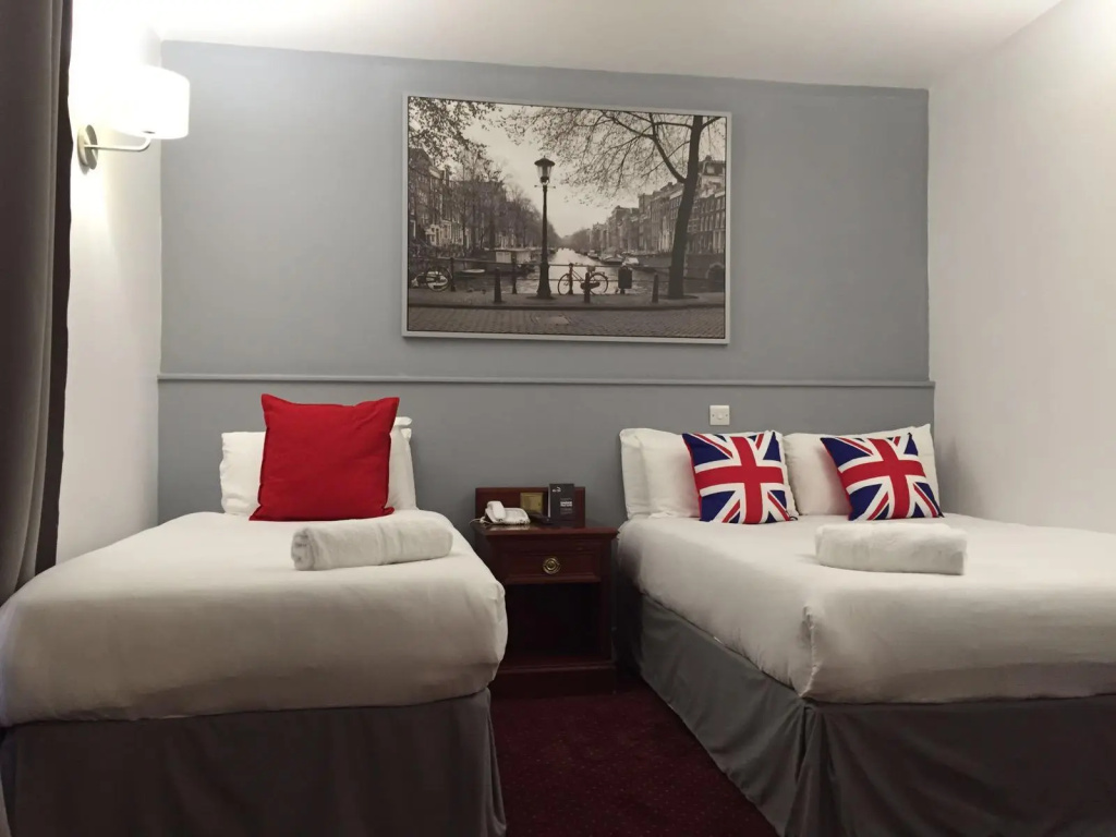 Deluxe Triple room