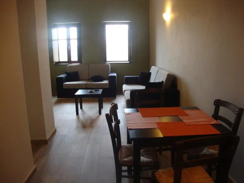 3 Bedrooms Attic Apartment