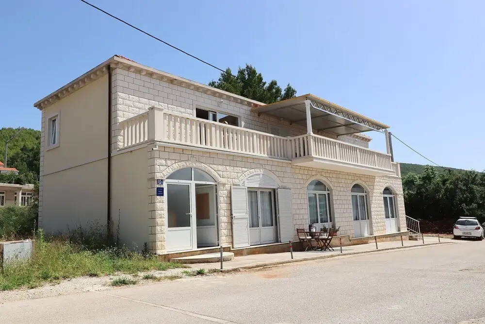 Apartments K & N