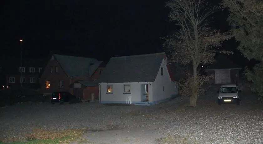 Thy Holiday House — 4