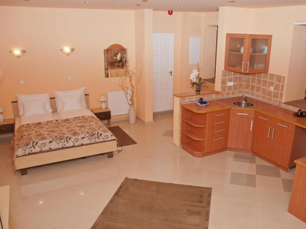 2 Bedrooms Apartment