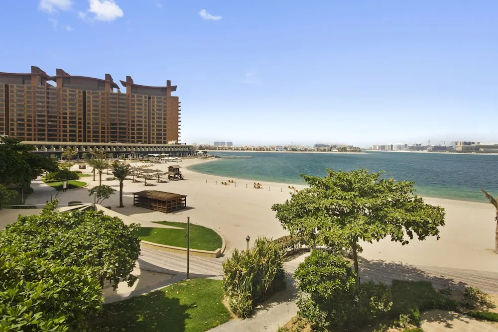 Beach & Waterfront
