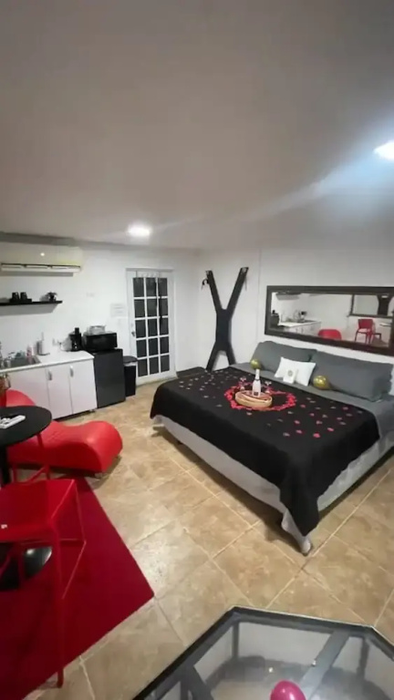 Deluxe Studio