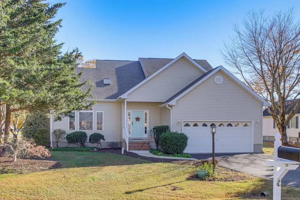 2 Mi to Bethany Beach: Family Retreat w/ Sunroom!
